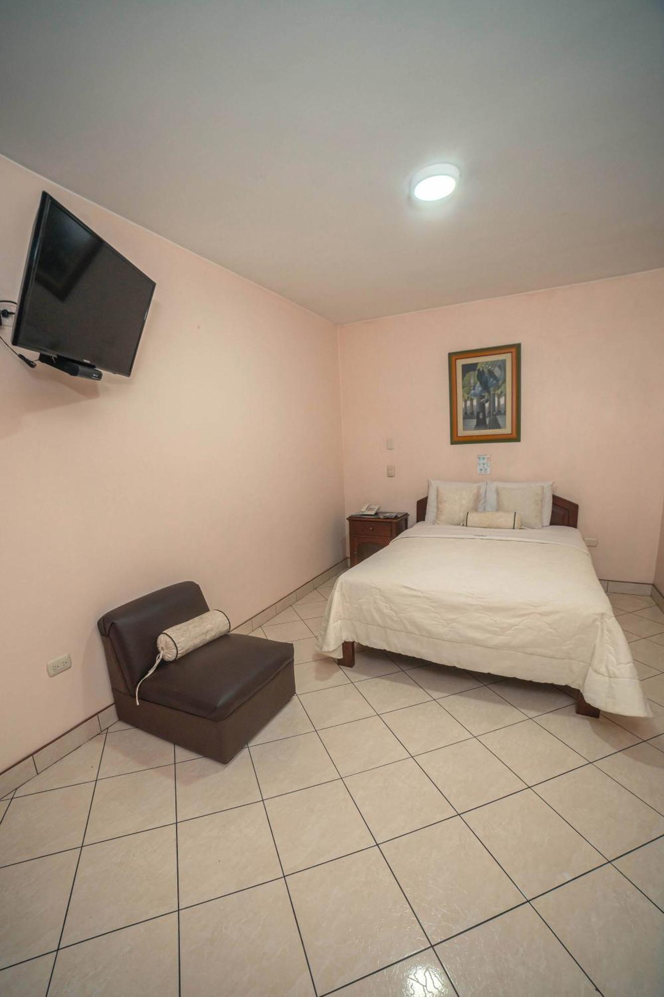Hotel Torre Norte Trujillo Esterno foto