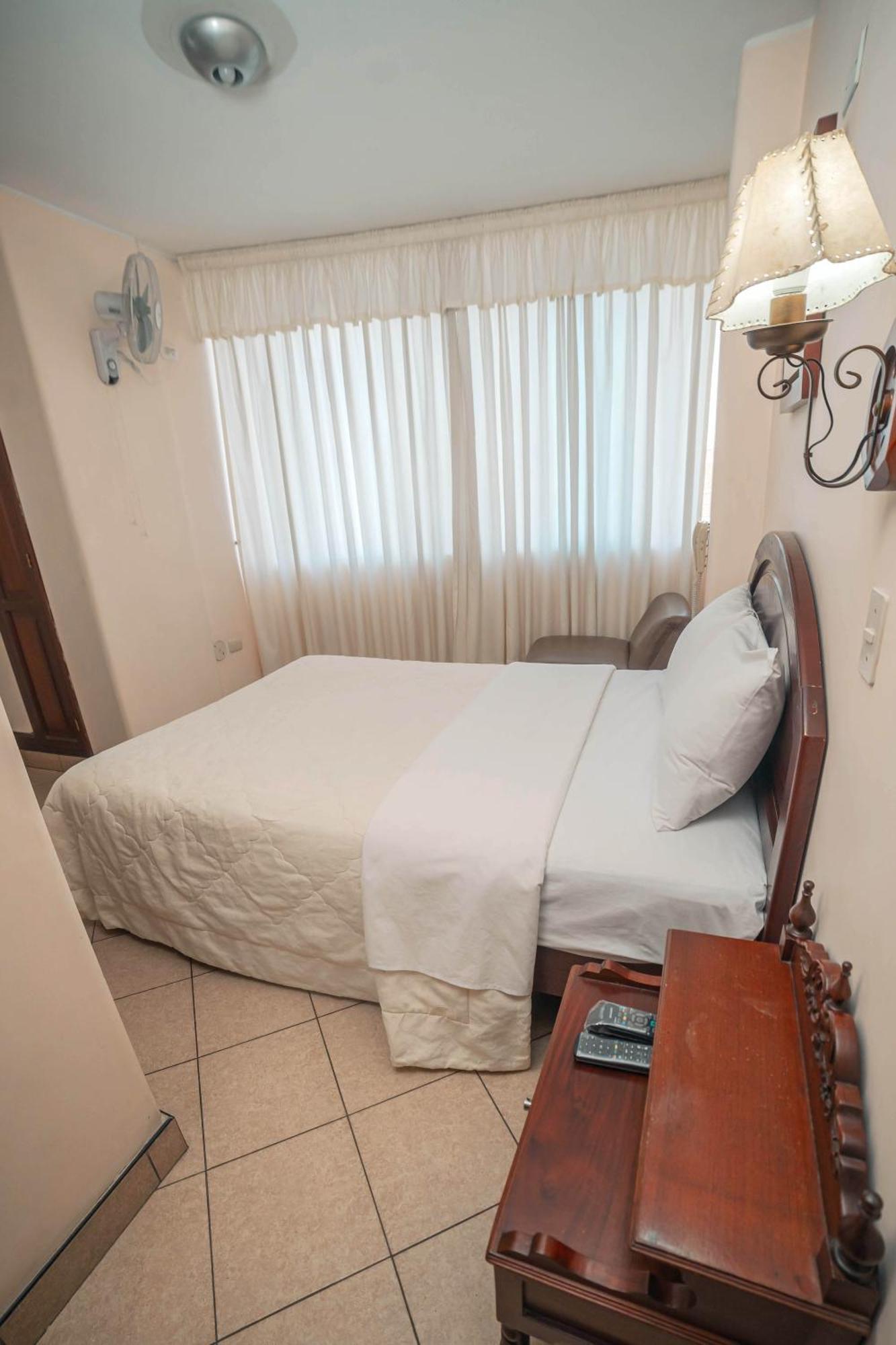 Hotel Torre Norte Trujillo Esterno foto