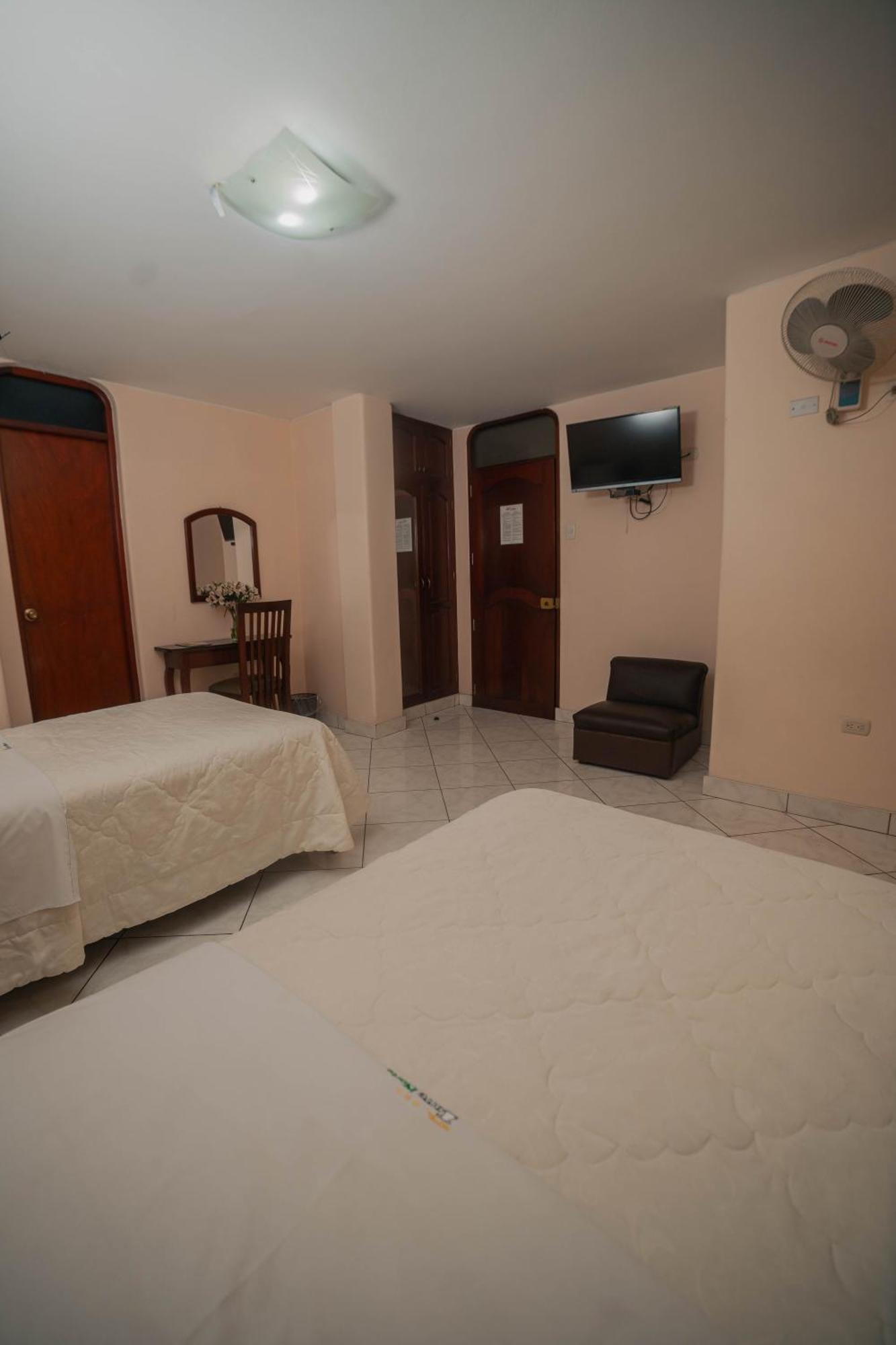 Hotel Torre Norte Trujillo Esterno foto