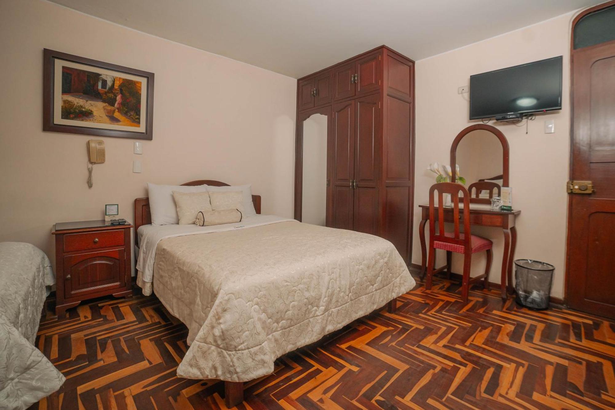 Hotel Torre Norte Trujillo Esterno foto
