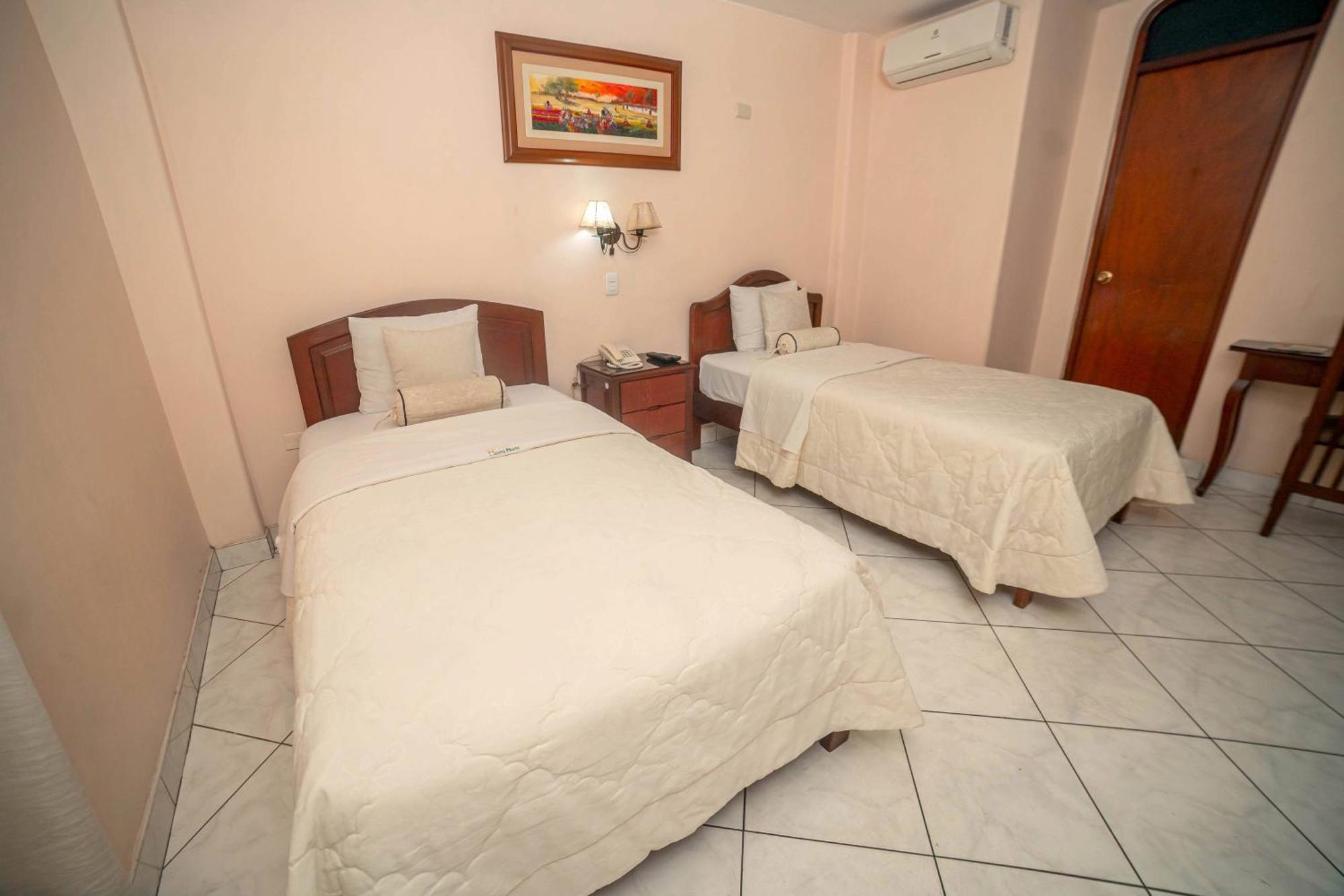 Hotel Torre Norte Trujillo Esterno foto